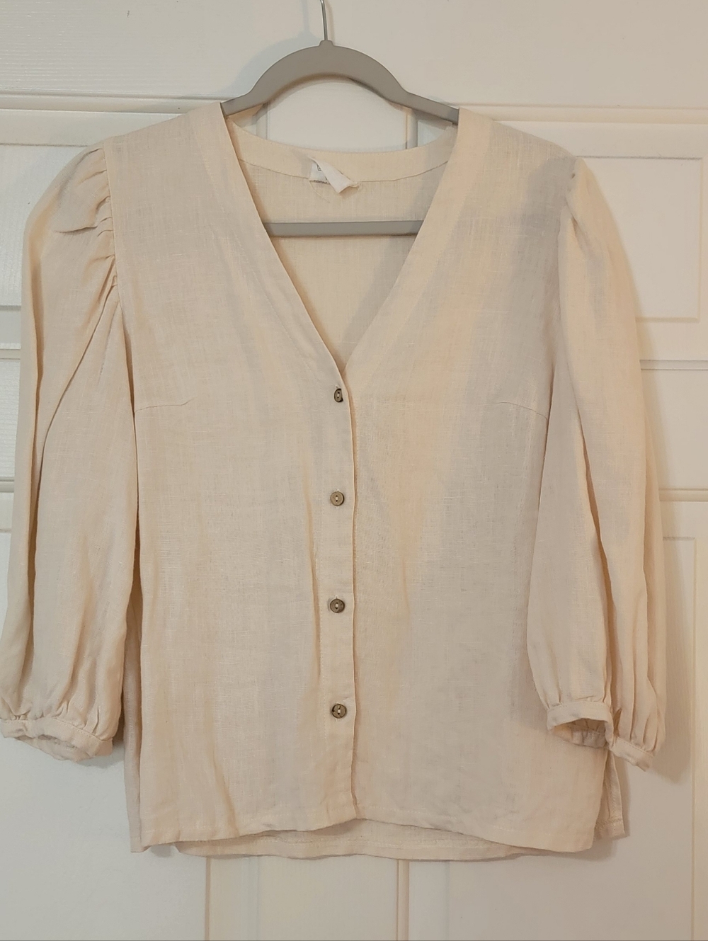 Women's Ivory Linen Blouse With Puff Sleeves And Wooden Buttons
